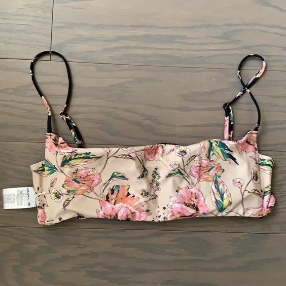 New O'Neil Reversible Floral Revo Bikini Top - Picture 4 of 6